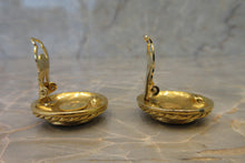 Load image into Gallery viewer, CHANEL CC mark Round earring Gold plate Gold Earring 700040097