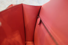 Load image into Gallery viewer, HERMES CONSTANCE3 24 Evercolor leather Rose azalee A Engraving Shoulder bag 700120081