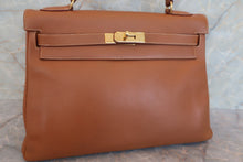 Load image into Gallery viewer, HERMES KELLY 32 Graine Couchevel leather Gold □A Engraving Shoulder bag 700050171