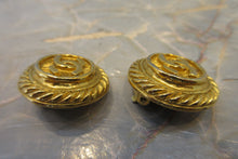 Load image into Gallery viewer, CHANEL CC mark Round earring Gold plate Gold Earring 700040097