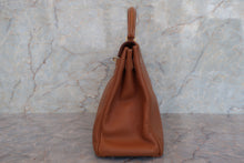 Load image into Gallery viewer, HERMES KELLY 32 Graine Couchevel leather Gold □A Engraving Shoulder bag 700050171