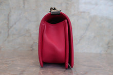 画像をギャラリービューアに読み込む, CHANEL/シャネル ボーイシャネルチェーンショルダーバッグ ラムスキン ピンク/シルバー金具 ショルダーバッグ 800010029