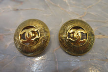 Load image into Gallery viewer, CHANEL CC mark Round earring Gold plate Gold Earring 700040094
