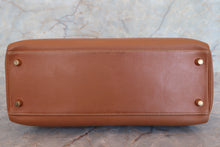 Load image into Gallery viewer, HERMES KELLY 32 Graine Couchevel leather Gold □A Engraving Shoulder bag 700050171