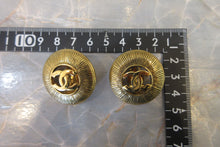 Load image into Gallery viewer, CHANEL CC mark Round earring Gold plate Gold Earring 700040094