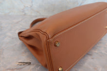 Load image into Gallery viewer, HERMES KELLY 32 Graine Couchevel leather Gold □A Engraving Shoulder bag 700050171