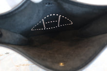 Load image into Gallery viewer, HERMES EVELYNE TPM Box carf leather Black □F Engraving Shoulder bag 800070032