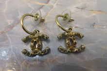Load image into Gallery viewer, CHANEL CC mark earring Gold plate Gold Earring 700020235