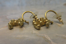 Load image into Gallery viewer, CHANEL CC mark earring Gold plate Gold Earring 700020235