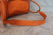 将图片加载到图库查看器,HERMES LINDY 30 Clemence leather Orange □P刻印 Shoulder bag 800020230