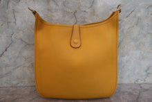 將圖片載入圖庫檢視器 HERMES/エルメス エブリン1GM クシュベル ジョーヌ □A刻印 ショルダーバッグ 700090166