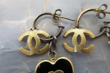 Load image into Gallery viewer, CHANEL CC mark Heart earring Gold plate Gold/Black Earring 700010064