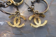 Load image into Gallery viewer, CHANEL CC mark Heart earring Gold plate Gold/Black Earring 700010064