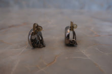 將圖片載入圖庫檢視器 CHANEL/シャネル ココマークイヤリング 銀メッキ シルバー イヤリング 300120146