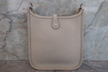 Load image into Gallery viewer, HERMES  EVELYNE TPM Clemence leather Beton U Engraving Shoulder bag 700090242