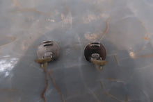 將圖片載入圖庫檢視器 CHANEL/シャネル ココマークイヤリング 銀メッキ シルバー イヤリング 300120146