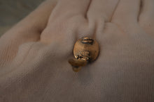 將圖片載入圖庫檢視器 CHANEL/シャネル ココマークイヤリング 銀メッキ シルバー イヤリング 300120146