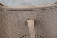 Load image into Gallery viewer, HERMES  EVELYNE TPM Clemence leather Beton U Engraving Shoulder bag 700090242