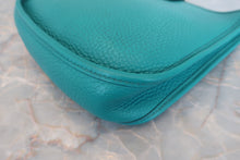 将图片加载到图库查看器,HERMES EVELYNE TPM Clemence leather Blue paon X刻印 Shoulder bag 800070048