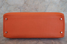 Load image into Gallery viewer, HERMES LINDY 34 Clemence leather White □K Engraving Shoulder bag 700010123