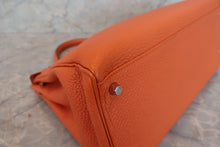 Load image into Gallery viewer, HERMES LINDY 34 Clemence leather White □K Engraving Shoulder bag 700010123