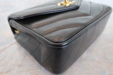 画像をギャラリービューアに読み込む, CHANEL/シャネル Vステッチチェーンショルダーバッグ ラムスキン ブラック/ゴールド金具 ショルダーバッグ 700100232