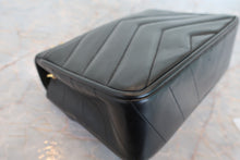 画像をギャラリービューアに読み込む, CHANEL/シャネル Vステッチチェーンショルダーバッグ ラムスキン ブラック/ゴールド金具 ショルダーバッグ 700100232