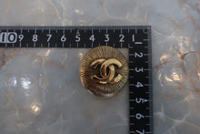將圖片載入圖庫檢視器 CHANEL/シャネル ココマークブローチ 金メッキ ゴールド ブローチ 300040154