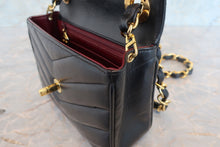 画像をギャラリービューアに読み込む, CHANEL/シャネル Vステッチチェーンショルダーバッグ ラムスキン ブラック/ゴールド金具 ショルダーバッグ 700100232