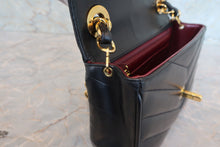 画像をギャラリービューアに読み込む, CHANEL/シャネル Vステッチチェーンショルダーバッグ ラムスキン ブラック/ゴールド金具 ショルダーバッグ 700100232