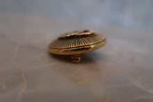 將圖片載入圖庫檢視器 CHANEL/シャネル ココマークブローチ 金メッキ ゴールド ブローチ 300040154