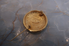 將圖片載入圖庫檢視器 CHANEL/シャネル ココマークブローチ 金メッキ ゴールド ブローチ 300040154