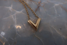 Load image into Gallery viewer, LOUIS VUITTON Esential V Gold plate Gold Necklace 300020044