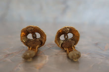 Load image into Gallery viewer, CHANEL CC mark earring Gold plate Gold Earring 600030084