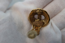 Load image into Gallery viewer, CHANEL CC mark earring Gold plate Gold Earring 600030084