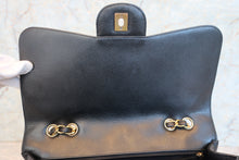 Load image into Gallery viewer, CHANEL Medium Matelasse single flap chain shoulder bag Caviar skin Black/Gold hadware Shoulder bag 700080100