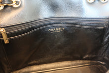 Load image into Gallery viewer, CHANEL Medium Matelasse single flap chain shoulder bag Caviar skin Black/Gold hadware Shoulder bag 700080100