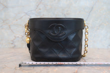Load image into Gallery viewer, CHANEL Matelasse Fringe shoulder bag Lambskin Black/Gold hadware Shoulder bag 700080098