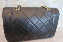Load image into Gallery viewer, CHANEL  Diana matelasse chain shoulder bag Lambskin Black/Gold hadware Shoulder bag 700090188