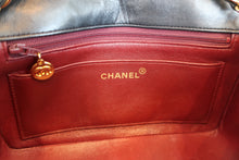 Load image into Gallery viewer, CHANEL  Diana matelasse chain shoulder bag Lambskin Black/Gold hadware Shoulder bag 700090188