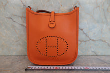 Load image into Gallery viewer, HERMES EVELYNE TPM Epsom leather Orange □H Engraving Shoulder bag 800070010