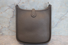 将图片加载到图库查看器,HERMES EVELYNE TPM Clemence leather Etain Y刻印 Shoulder bag 700120080