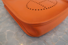 Load image into Gallery viewer, HERMES EVELYNE TPM Epsom leather Orange □H Engraving Shoulder bag 800070010