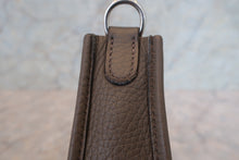 将图片加载到图库查看器,HERMES EVELYNE TPM Clemence leather Etain Y刻印 Shoulder bag 700120080