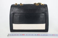 将图片加载到图库查看器,CHANEL/香奈儿 2.55 拼色 链条包 羊皮 Navy/White/Gold hardware(藏蓝色/白色/金色金属) 肩背包 800090230