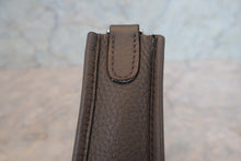 将图片加载到图库查看器,HERMES EVELYNE TPM Clemence leather Etain Y刻印 Shoulder bag 700120080