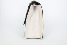 将图片加载到图库查看器,CHANEL/香奈儿 2.55 拼色 链条包 羊皮 Navy/White/Gold hardware(藏蓝色/白色/金色金属) 肩背包 800090230