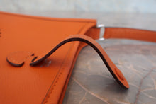 Load image into Gallery viewer, HERMES EVELYNE TPM Epsom leather Orange □H Engraving Shoulder bag 800070010