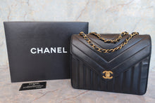 Load image into Gallery viewer, CHANEL  V-Stitch chain shoulder bag Lambskin Black/Gold hadware Shoulder bag 700090155