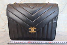 Load image into Gallery viewer, CHANEL  V-Stitch chain shoulder bag Lambskin Black/Gold hadware Shoulder bag 700090155